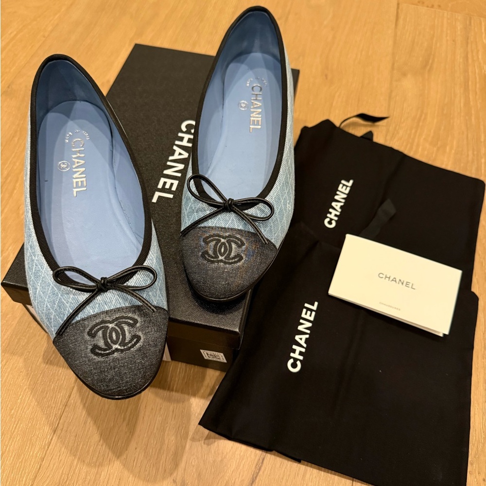 CHANEL 2025 denim ballet flats - size 39.5